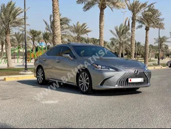 Lexus  ES  350  2021  Sedan  Automatic  6  19,750  RWD  Silver  Gasoline