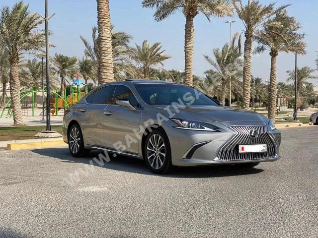 Lexus  ES  350  2021  Sedan  Automatic  6  19,750  RWD  Silver  Gasoline