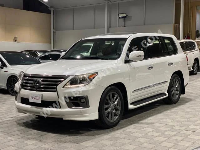 Lexus  LX  570 S  2014  SUV  Automatic  8  230,000  4WD  White  Gasoline