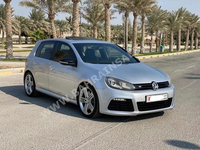 فوكس واغن  غولف  R  2013  هاتشباك  اتوماتك  4  149,300  دفع أمامي  فضي  بنزين