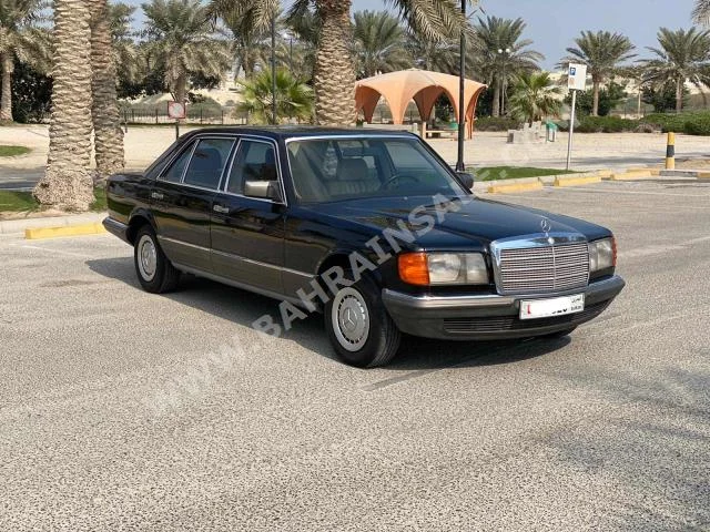 Mercedes-Benz  280 SEL  1982  Classic  Automatic  6  107,250  RWD  Black  Gasoline