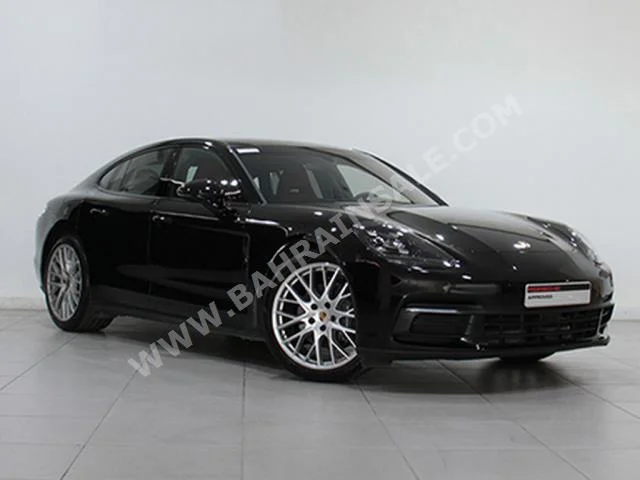 Porsche  Panamera  2017  Sedan  Automatic  6  5,000  RWD  Black  Diesel