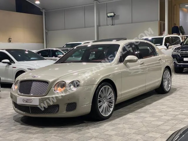 بنتلي  كونتيننتل  2011  سيدان  اتوماتك  12  51,000  دفع رباعي  بيج  بنزين