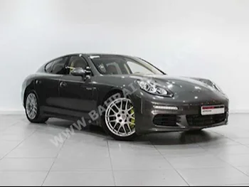 Porsche  Panamera  S-Hybrid  2014  Sedan  Automatic  8  32,000  RWD  Gasoline