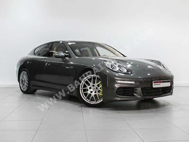 بورش  بانميرا  اس-هايبرد  2014  سيدان  اتوماتك  8  32,000  دفع خلفي  بنزين