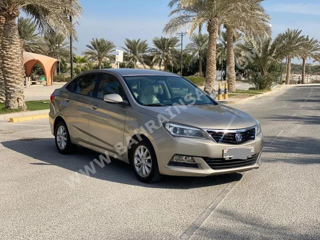 شيري  شيري  2019  سيدان  اتوماتك  4  27,250  دفع أمامي  ذهبي  بنزين