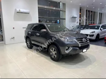 تويوتا  فورشنر  2018  اس يو في  اتوماتك  4  34,200  دفع خلفي  رمادي  بنزين