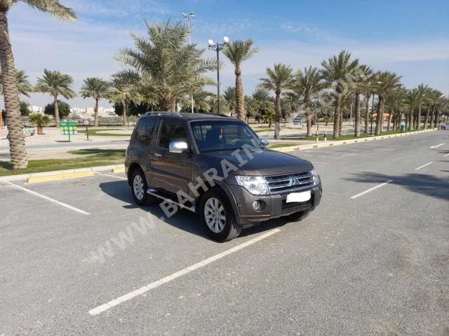 Mitsubishi  Pajero  3.8  2011  SUV  Automatic  6  213,650  4WD  Brown  Gasoline