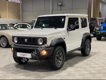 سوزوكي  جمني  2022  اس يو في  اتوماتك  4  9,000  دفع رباعي  أبيض  بنزين