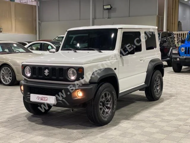 سوزوكي  جمني  2022  اس يو في  اتوماتك  4  9,000  دفع رباعي  أبيض  بنزين