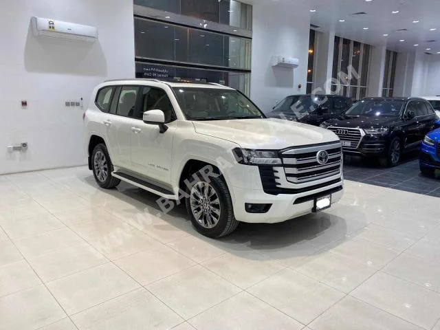 Toyota  Land Cruiser  GXR  2022  SUV  Automatic  6  5  AWD  White  Gasoline