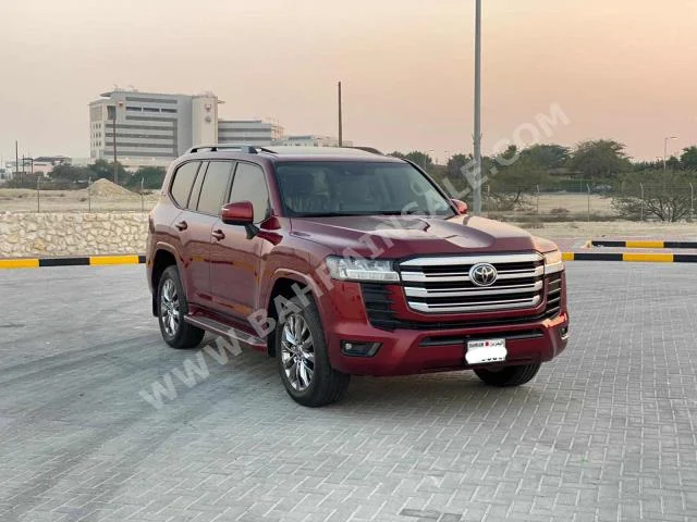 تويوتا  لاند كروزر  جي اكس ار  2022  اس يو في  اتوماتك  6  2,100  دفع كلي مستمر  أحمر  بنزين