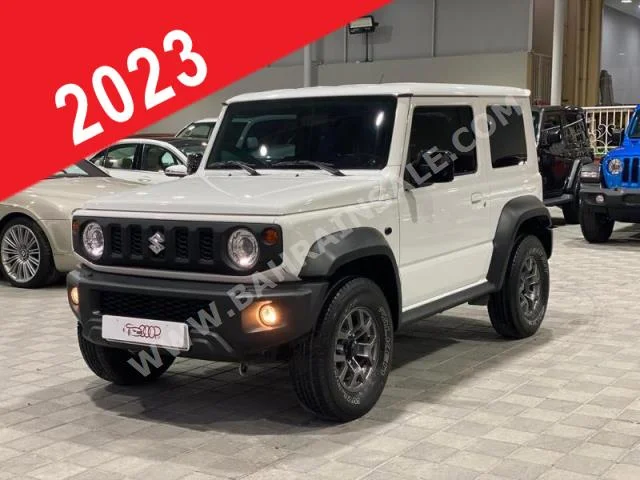 سوزوكي  جمني  2022  اس يو في  اتوماتك  4  9,000  دفع رباعي  أبيض  بنزين