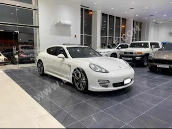 بورش  بانميرا  4S  2011  سيدان  اتوماتك  8  103,900  دفع خلفي  أبيض  بنزين