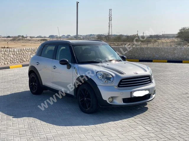 ميني  كوبر  كاونتري مان  2014  هاتشباك  اتوماتك  4  144,000  دفع أمامي  فضي  بنزين