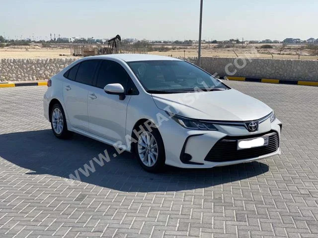 Toyota  Corolla  XLI  2020  Sedan  Automatic  4  43,650  FWD  White  Gasoline