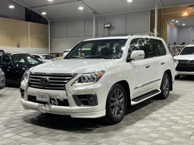 Lexus  LX  570 S  2014  SUV  Automatic  8  230,000  4WD  White  Gasoline