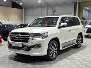 تويوتا  لاند كروزر  جي اكس ار  2019  سيدان  اتوماتك  8  130,000  دفع رباعي  أبيض  بنزين