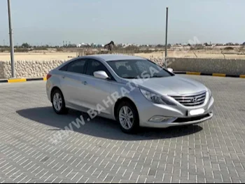 هيونداي  سوناتا  2014  سيدان  اتوماتك  4  102,700  دفع أمامي  فضي  بنزين