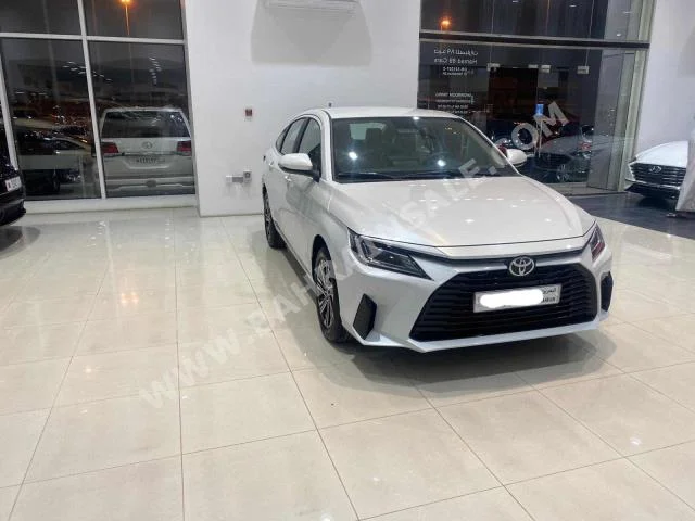 تويوتا  ياريس  2022  سيدان  اتوماتك  4  10  دفع أمامي  أبيض لؤلؤي  بنزين