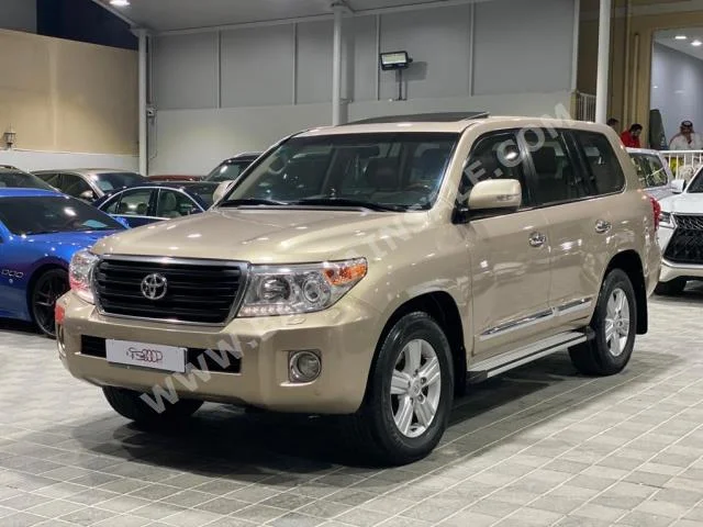 Toyota  Land Cruiser  GXR  2012  SUV  Automatic  8  180,000  4WD  Gold  Gasoline