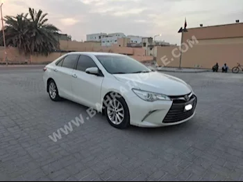 Toyota  Camry  GLX  2016  Sedan  Automatic  4  70,300  FWD  White  Gasoline