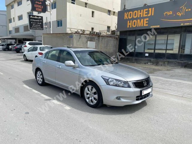 هوندا  اكورد  2008  سيدان  اتوماتك  4  219,400  دفع أمامي  فضي  بنزين