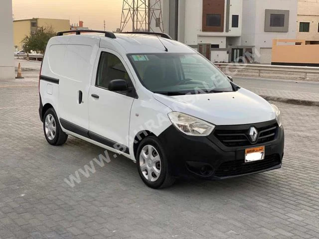 رينو  سينك  2017  فان \ باص  عادي  4  163,150  دفع أمامي  أبيض  بنزين