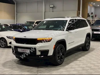 Jeep  Grand Cherokee  Limited  2022  SUV  Automatic  6  5,000  4WD  White  Gasoline