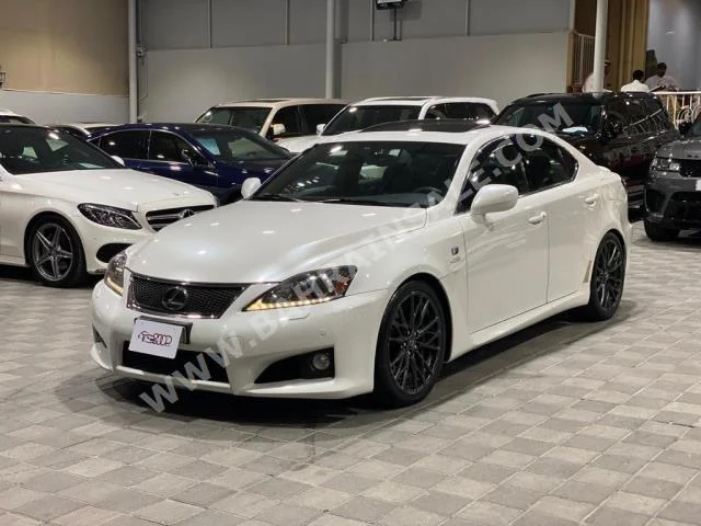 لكزس  اي اس  300 اف  2011  سيدان  اتوماتك  8  215,000  دفع خلفي  أبيض  بنزين