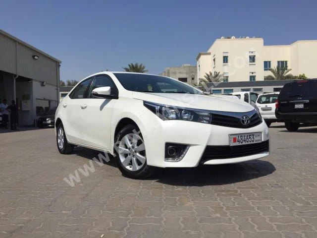 تويوتا  كورولا  اكس ال اي  2015  سيدان  اتوماتك  4  119,000  دفع أمامي  أبيض  بنزين