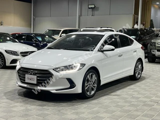 Hyundai  Elantra  2018  Sedan  Automatic  4  75,000  RWD  White  Gasoline