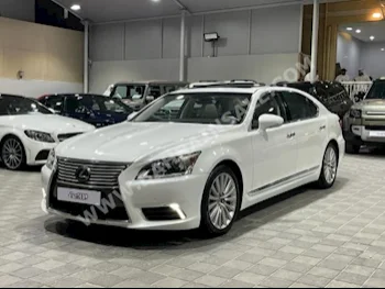 لكزس  ال اس  460 L  2013  سيدان  اتوماتك  8  200,000  دفع رباعي  أبيض  بنزين