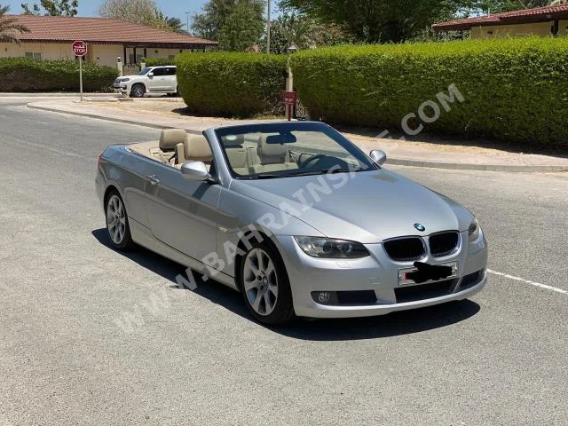 BMW  3-Series  320i  2010  Convertible  Automatic  4  84,750  FWD  Silver  Gasoline