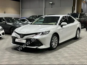 تويوتا  كامري  جي إل إي  2019  سيدان  اتوماتك  4  65,000  دفع خلفي  أبيض  بنزين