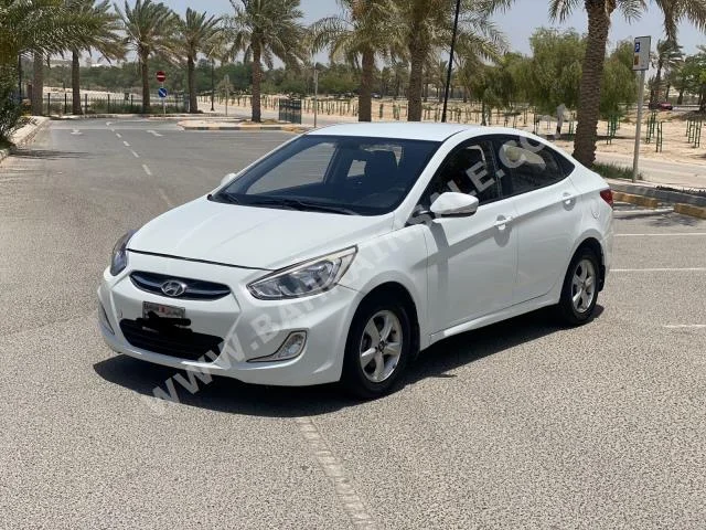 هيونداي  اكسنت  1.6  2016  سيدان  اتوماتك  3  141,900  دفع أمامي  أبيض  بنزين