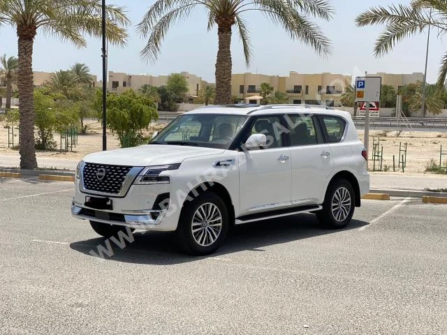 نيسان  باترول  2022  اس يو في  اتوماتك  6  6,800  دفع كلي مستمر  أبيض  بنزين