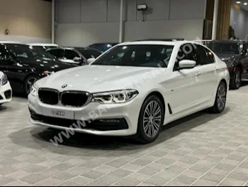 بي ام دبليو  الفئة - الخامسة  530i  2017  سيدان  اتوماتك  4  60,000  دفع خلفي  أبيض  بنزين