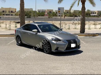 لكزس  اي اس  350  2016  سيدان  اتوماتك  6  133,600  دفع خلفي  فضي  بنزين