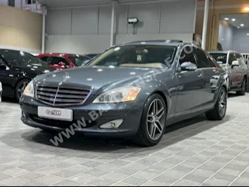 Mercedes-Benz  S-Class  300  2009  Sedan  Automatic  6  175,000  RWD  Sky Blue  Gasoline