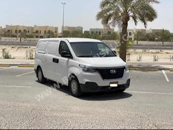 هيونداي  أتش1  2019  فان \ باص  عادي  4  108,400  دفع أمامي  أبيض  بنزين