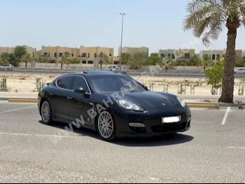 بورش  بانميرا  توربو  2010  سيدان  اتوماتك  8  122,900  دفع خلفي  أسود  بنزين