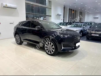شيري  شيري  2022  اس يو في  اتوماتك  4  10,850  دفع كلي مستمر  أسود  بنزين
