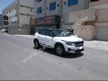 كيا  ريتونا  2021  اس يو في  اتوماتك  4  24,800  دفع أمامي  أبيض  بنزين