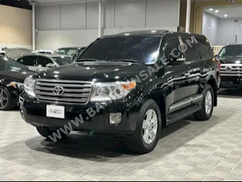 Toyota  Land Cruiser  GXR  2014  SUV  Automatic  8  118,000  4WD  Black  Gasoline