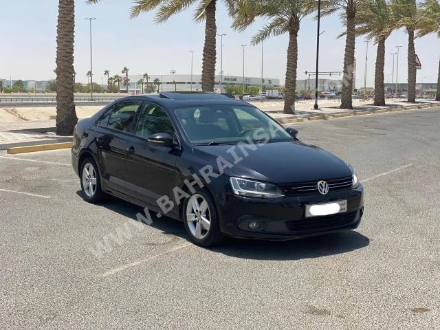 Volkswagen  Jetta  2012  Sedan  Automatic  4  92,700  FWD  Black  Gasoline