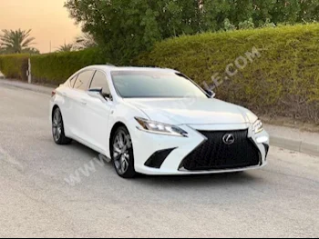 لكزس  اي اس  350  2019  سيدان  اتوماتك  6  64,300  دفع خلفي  أبيض  بنزين