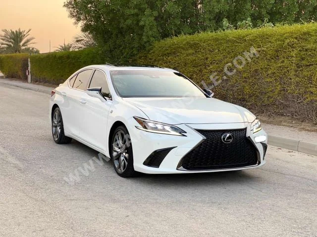 لكزس  اي اس  350  2019  سيدان  اتوماتك  6  64,300  دفع خلفي  أبيض  بنزين