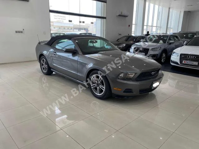 فورد  موستانغ  2010  سيدان  اتوماتك  6  156,100  دفع خلفي  رمادي  بنزين