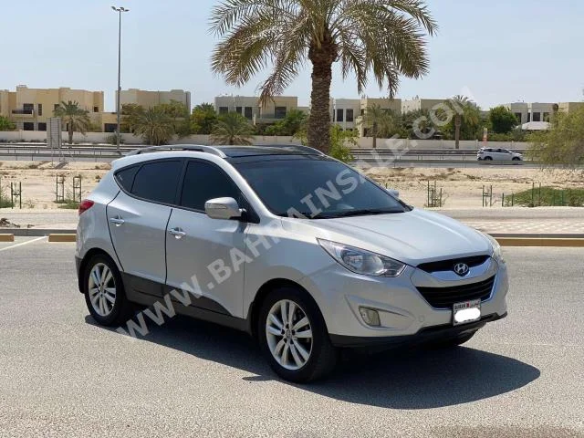 هيونداي  تكسن  2013  اس يو في  اتوماتك  4  161,000  دفع رباعي  فضي  بنزين